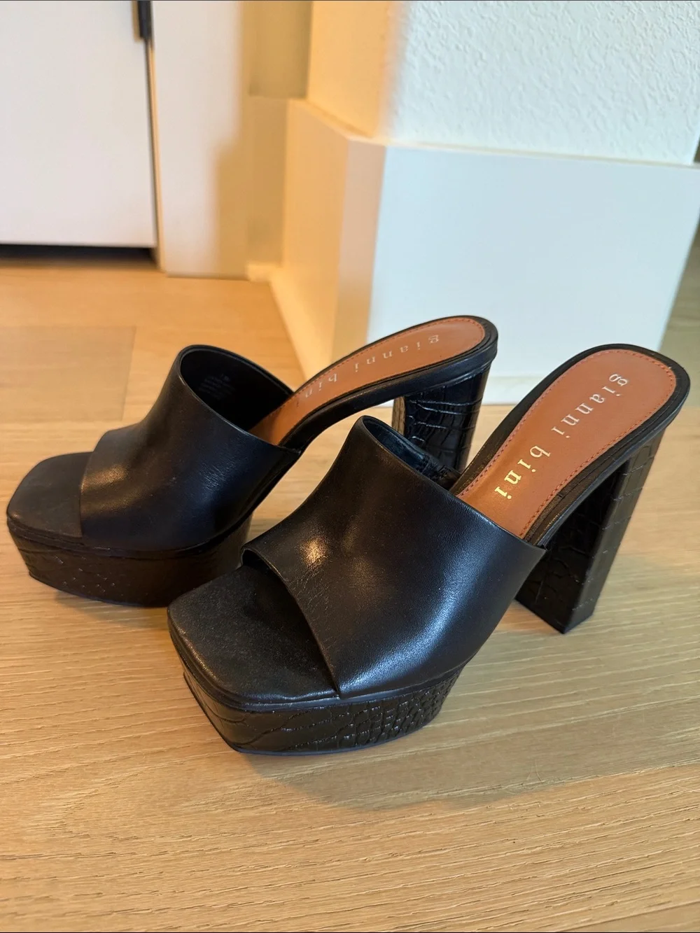 Gianni Bini Black Leather Platform Slide Heels
